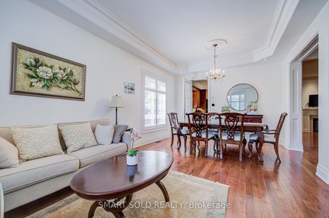 Photo 5 at 6 Brill Crescent, Newtonbrook West, Toronto