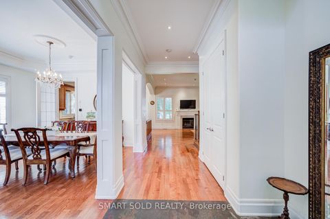 Photo 9 at 6 Brill Crescent, Newtonbrook West, Toronto