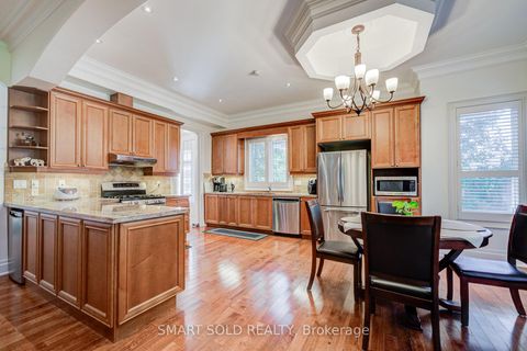 Photo 14 at 6 Brill Crescent, Newtonbrook West, Toronto