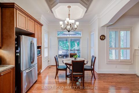 Photo 18 at 6 Brill Crescent, Newtonbrook West, Toronto