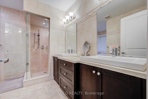 Photo 24 at 6 Brill Crescent, Newtonbrook West, Toronto