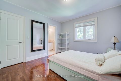 Photo 29 at 6 Brill Crescent, Newtonbrook West, Toronto