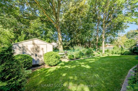 Photo 44 at 6 Brill Crescent, Newtonbrook West, Toronto
