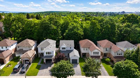 Photo 4 at 100 Copeman Crescent, Painswick North, Barrie
