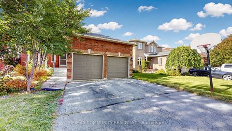 Photo 2 at 38 Iveagh Drive, Keswick North, Georgina