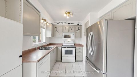 Photo 9 at 38 Iveagh Drive, Keswick North, Georgina