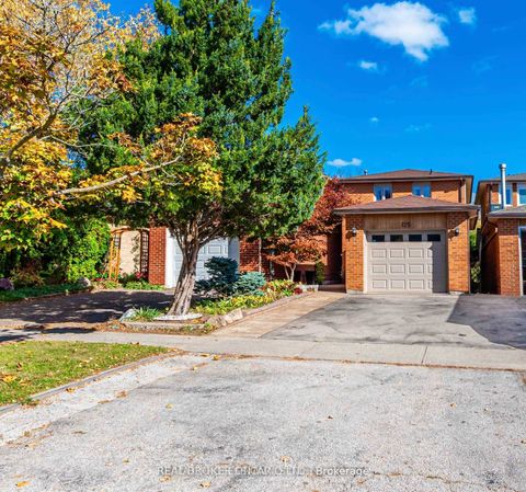 Photo 1 at 125 Kersey Crescent, North Richvale, Richmond Hill
