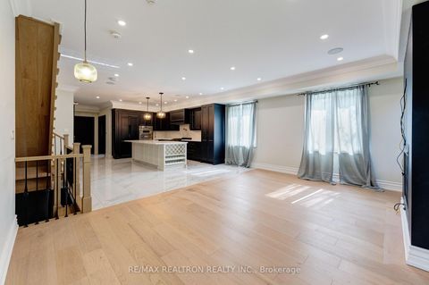 Photo 1 at 32 Bradfield Avenue W, City Centre West, Toronto