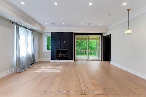 Photo 6 at 32 Bradfield Avenue W, City Centre West, Toronto