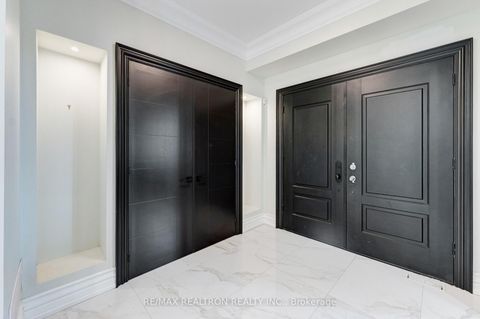 Photo 12 at 32 Bradfield Avenue W, City Centre West, Toronto