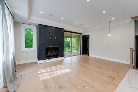 Photo 13 at 32 Bradfield Avenue W, City Centre West, Toronto