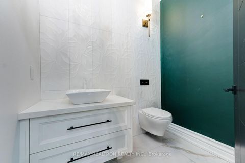 Photo 17 at 32 Bradfield Avenue W, City Centre West, Toronto