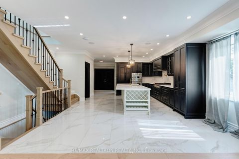 Photo 18 at 32 Bradfield Avenue W, City Centre West, Toronto