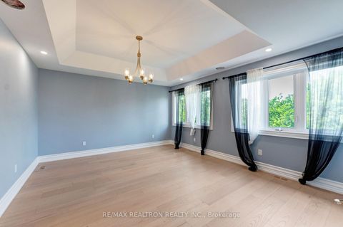 Photo 39 at 32 Bradfield Avenue W, City Centre West, Toronto