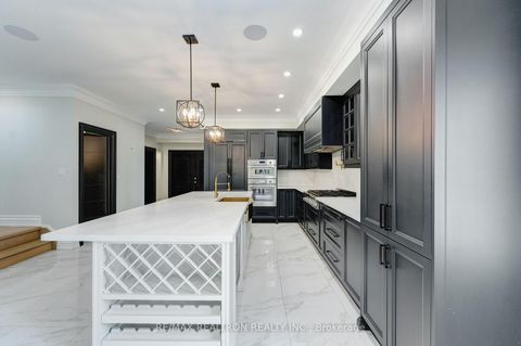 Photo 40 at 32 Bradfield Avenue W, City Centre West, Toronto