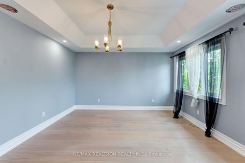 Photo 41 at 32 Bradfield Avenue W, City Centre West, Toronto