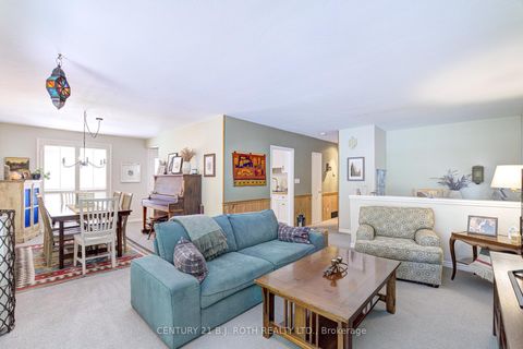 Photo 7 at 109 Wincott Drive, The Westway, Toronto