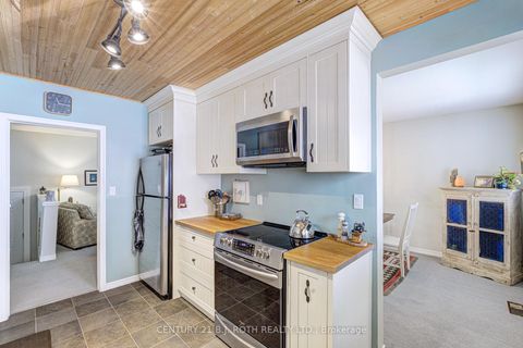Photo 14 at 109 Wincott Drive, The Westway, Toronto
