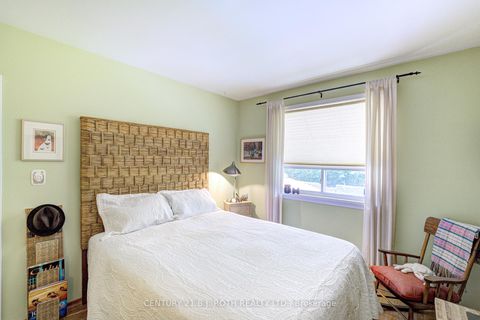 Photo 19 at 109 Wincott Drive, The Westway, Toronto