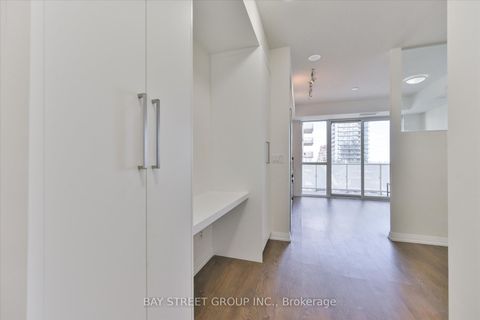 Photo 9 at 1106 - 101 erskine Avenue, Mount Pleasant West, Toronto