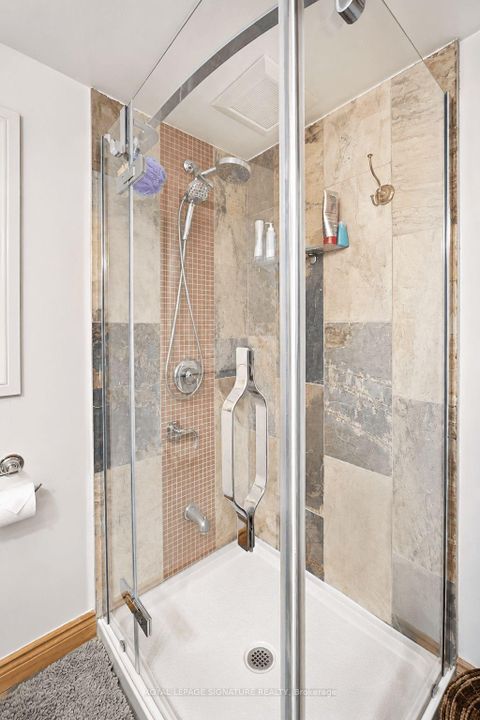 Photo 18 at 606 Lake Drive S, Keswick South, Georgina