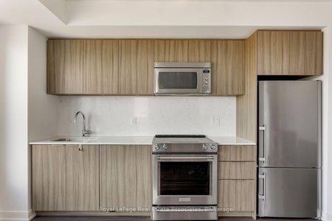 Photo 4 at 602 - 30 Samuel Wood Way, City Centre West, Toronto
