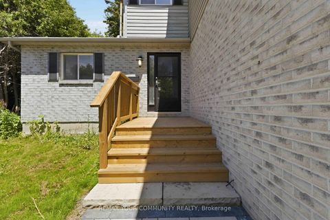 Photo 2 at 924 Helen Street, Alcona, Innisfil
