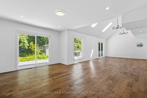 Photo 4 at 924 Helen Street, Alcona, Innisfil