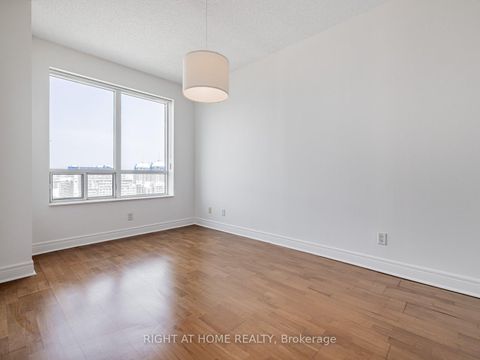 Photo 16 at RG1 - 1 Clairtrell Road, Willowdale East, Toronto