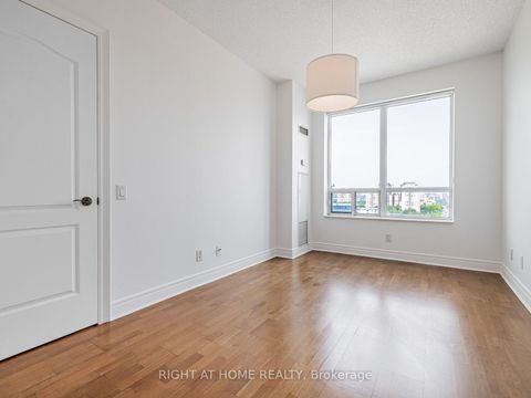 Photo 17 at RG1 - 1 Clairtrell Road, Willowdale East, Toronto