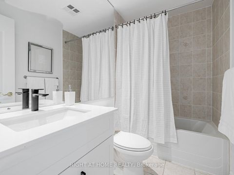 Photo 18 at RG1 - 1 Clairtrell Road, Willowdale East, Toronto
