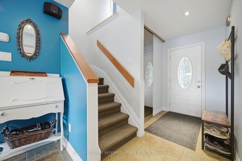 Photo 2 at 82 Eastman Crescent, Leslie Valley, Newmarket