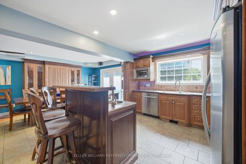 Photo 8 at 82 Eastman Crescent, Leslie Valley, Newmarket