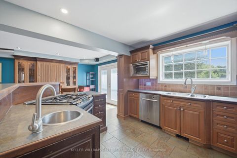 Photo 9 at 82 Eastman Crescent, Leslie Valley, Newmarket