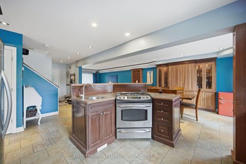 Photo 11 at 82 Eastman Crescent, Leslie Valley, Newmarket