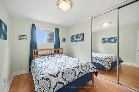 Photo 18 at 82 Eastman Crescent, Leslie Valley, Newmarket