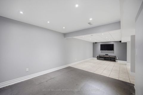 Photo 25 at 82 Eastman Crescent, Leslie Valley, Newmarket