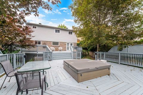 Photo 35 at 82 Eastman Crescent, Leslie Valley, Newmarket
