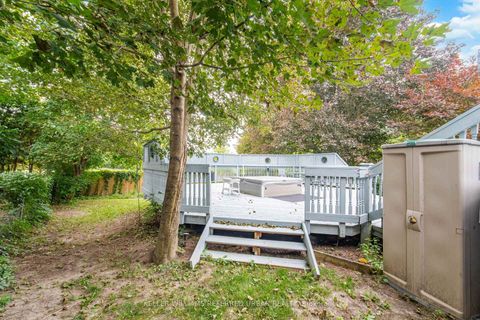 Photo 37 at 82 Eastman Crescent, Leslie Valley, Newmarket