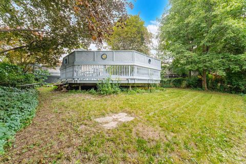 Photo 38 at 82 Eastman Crescent, Leslie Valley, Newmarket