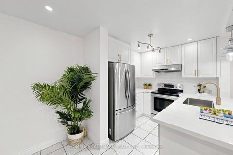 Photo 11 at B29 - 108 Finch Avenue W, Newtonbrook West, Toronto