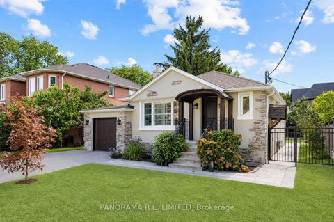 Photo 1 at 14 Agar Crescent, City Centre West, Toronto
