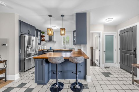 Photo 6 at 14 Agar Crescent, City Centre West, Toronto