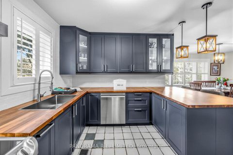 Photo 8 at 14 Agar Crescent, City Centre West, Toronto
