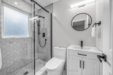 Photo 12 at 14 Agar Crescent, City Centre West, Toronto