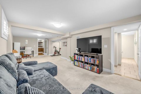Photo 17 at 14 Agar Crescent, City Centre West, Toronto
