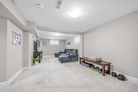 Photo 18 at 14 Agar Crescent, City Centre West, Toronto