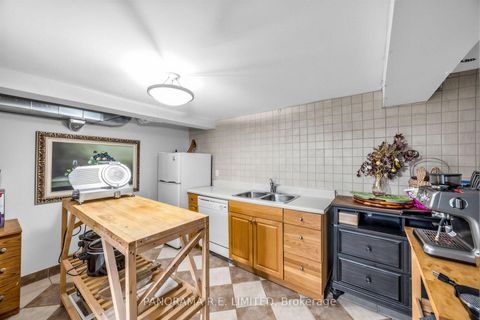 Photo 21 at 14 Agar Crescent, City Centre West, Toronto