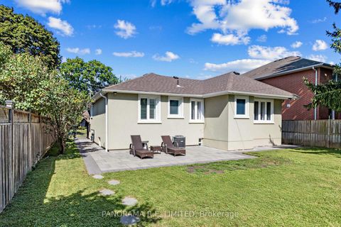 Photo 23 at 14 Agar Crescent, City Centre West, Toronto