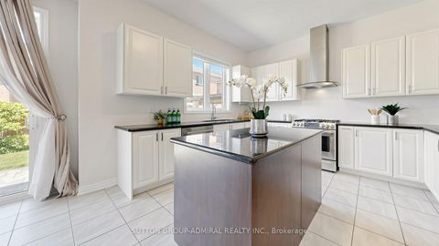 Photo 12 at 284 East's Corners Boulevard, Kleinburg, Vaughan